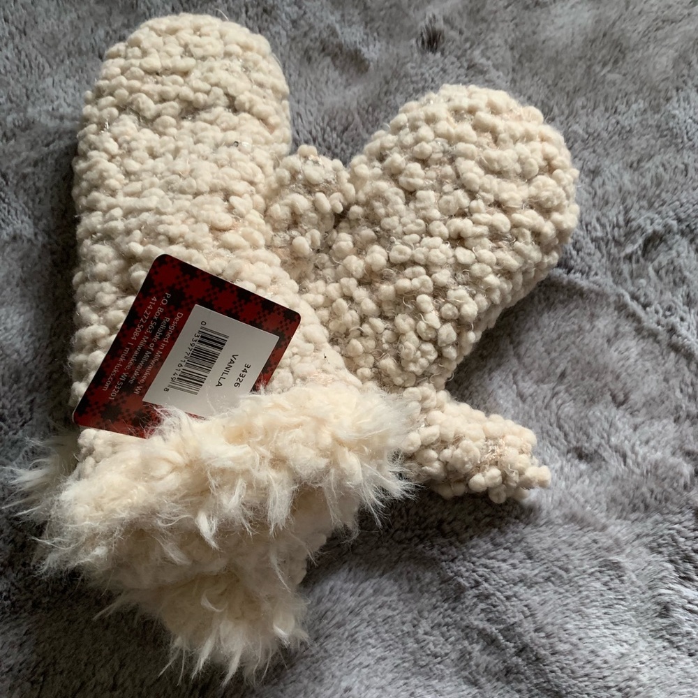 Mukluks Mittens